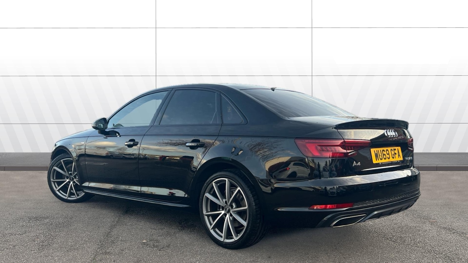 Used Audi A4 2019 for sale - 76764076: Photo 2