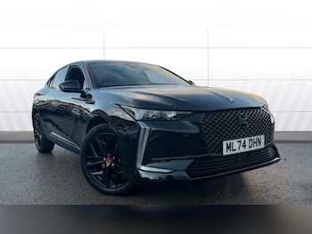 2024 (74) - 1.2 PureTech Performance Line Nav 5dr EAT8 Petrol Hatchback