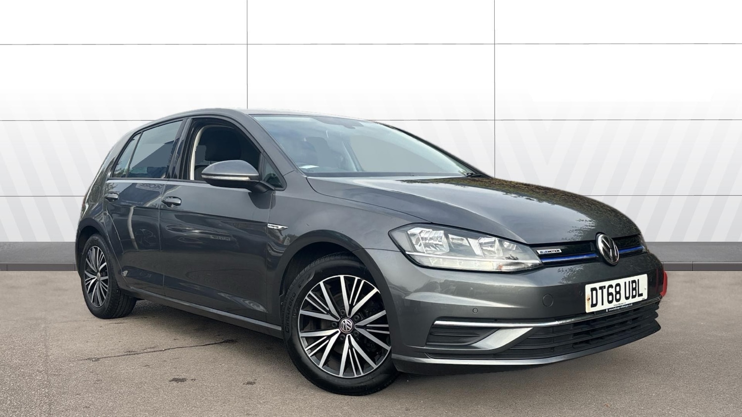Used Volkswagen Golf 2019 for sale - 76299713: Photo 1