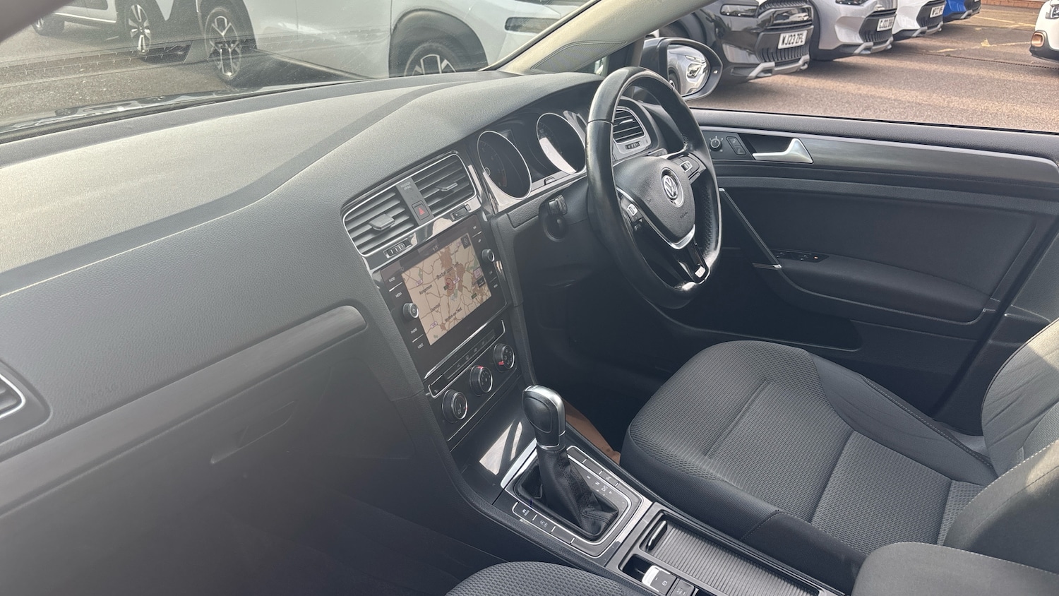 Used Volkswagen Golf 2019 for sale - 76299713: Photo 9