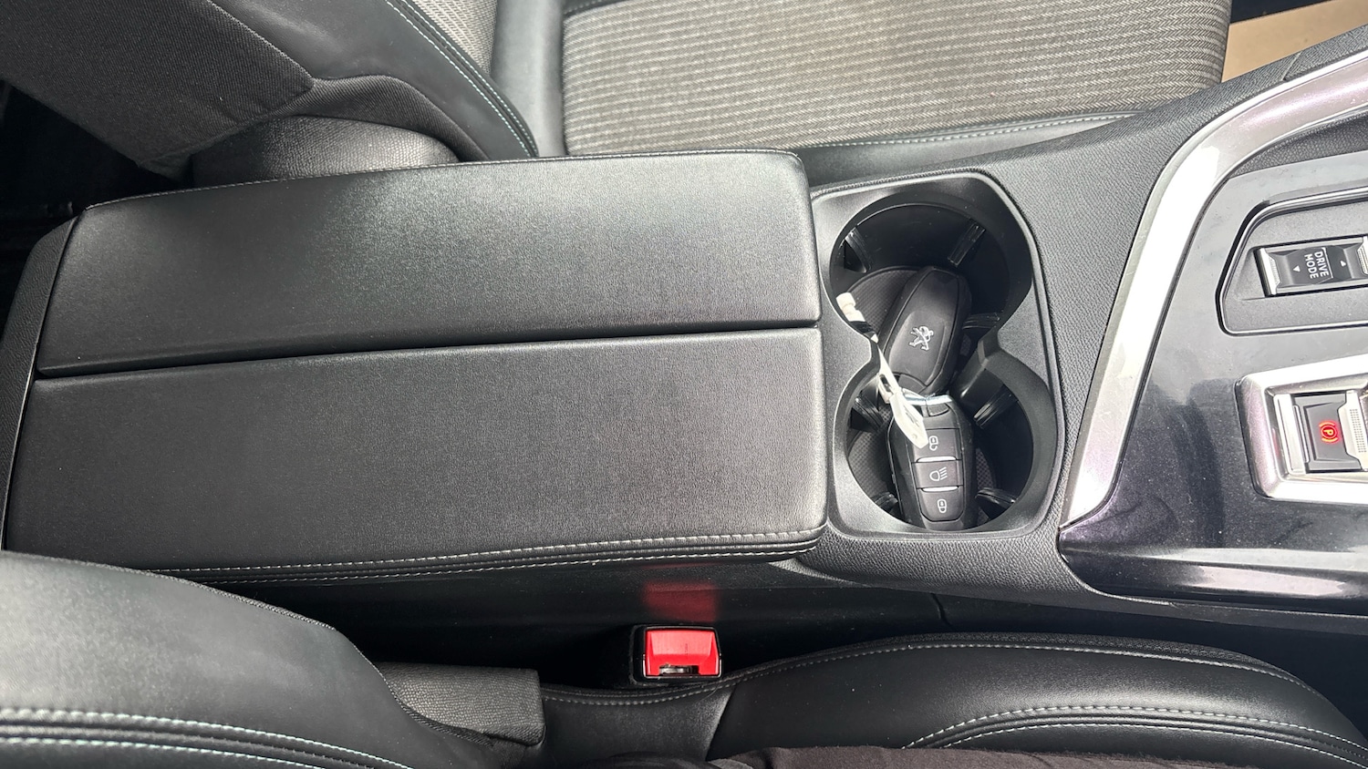 Used Peugeot 5008 2021 for sale - 77584396: Photo 29