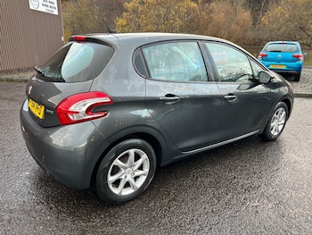 Used Peugeot 208 2014 for sale - 76777743: Photo