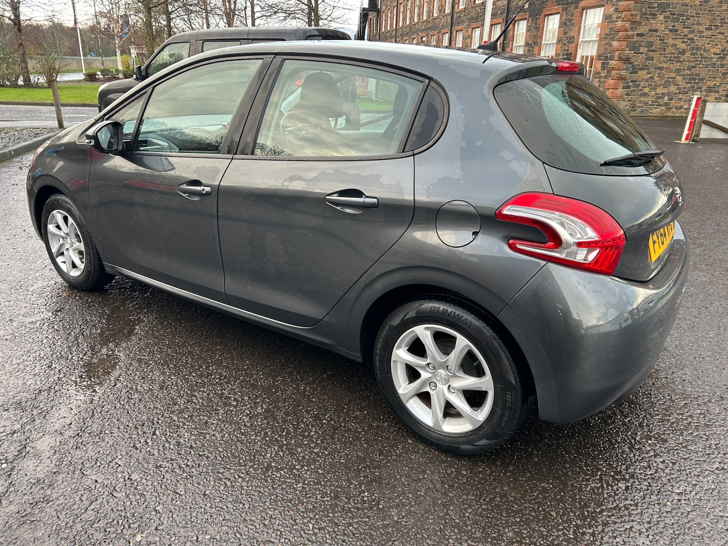 Used Peugeot 208 2014 for sale - 76777743: Photo 4