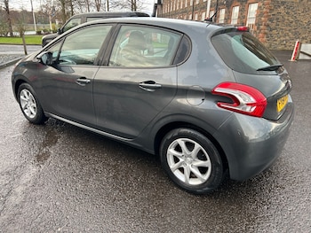 Used Peugeot 208 2014 for sale - 76777743: Photo