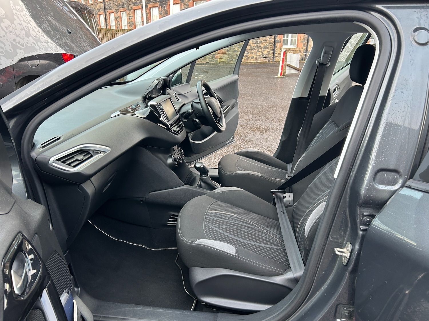 Used Peugeot 208 2014 for sale - 76777743: Photo 9