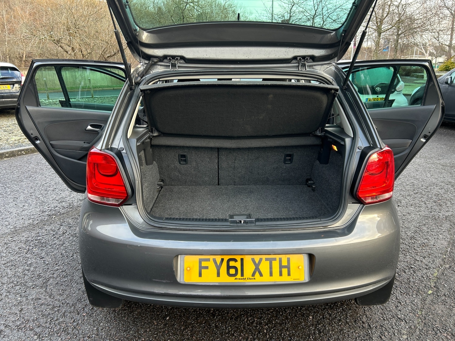 Used Volkswagen Polo 2011 for sale - 77104102: Photo 14