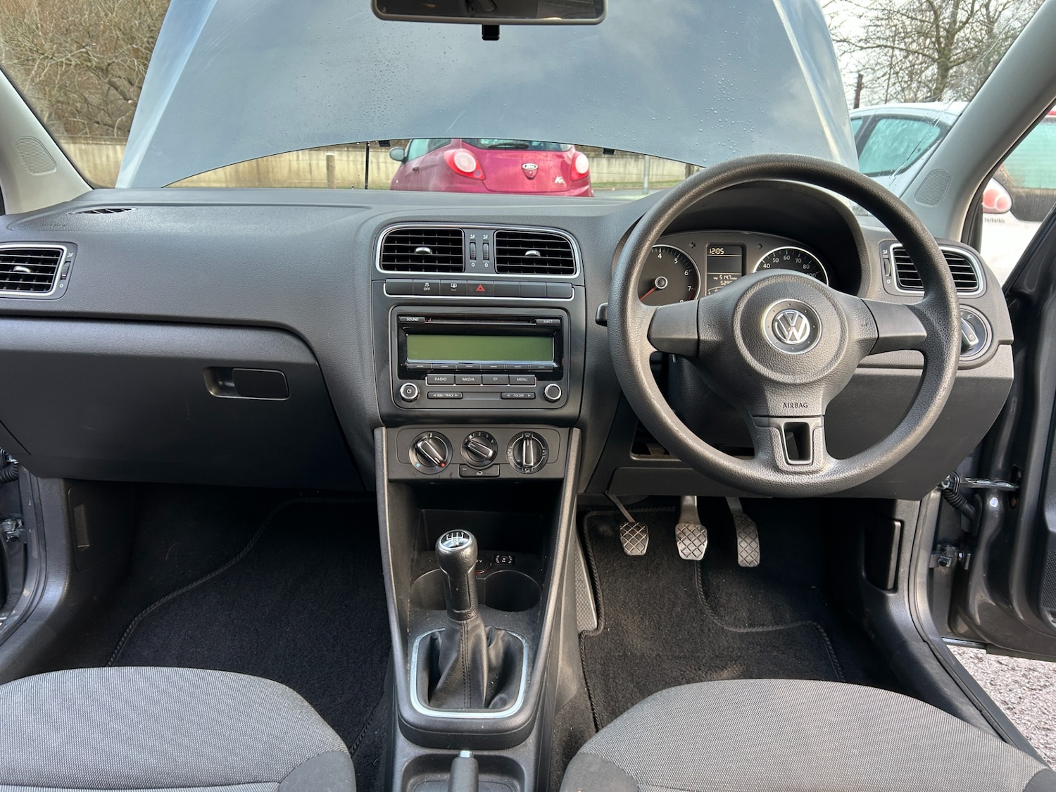 Used Volkswagen Polo 2011 for sale - 77104102: Photo 8