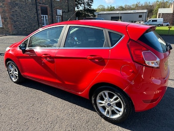 Used Ford Fiesta 2015 for sale - 74430003: Photo