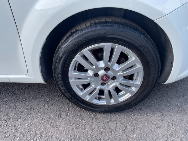 Used Fiat Punto 2015 for sale - 70995169: Photo 14