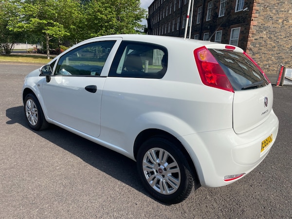 Used Fiat Punto 2015 for sale - 70995169: Photo 2