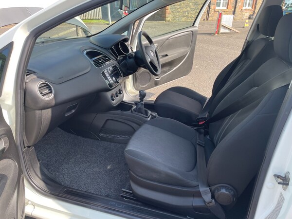 Used Fiat Punto 2015 for sale - 70995169: Photo 9