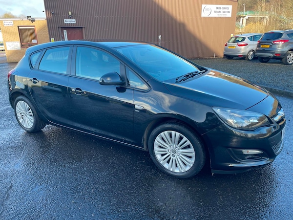 Used Vauxhall Astra 2013 for sale - 66134837: Photo 1