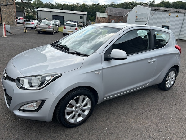 Used Hyundai i20 2013 for sale - 75644440: Photo 3