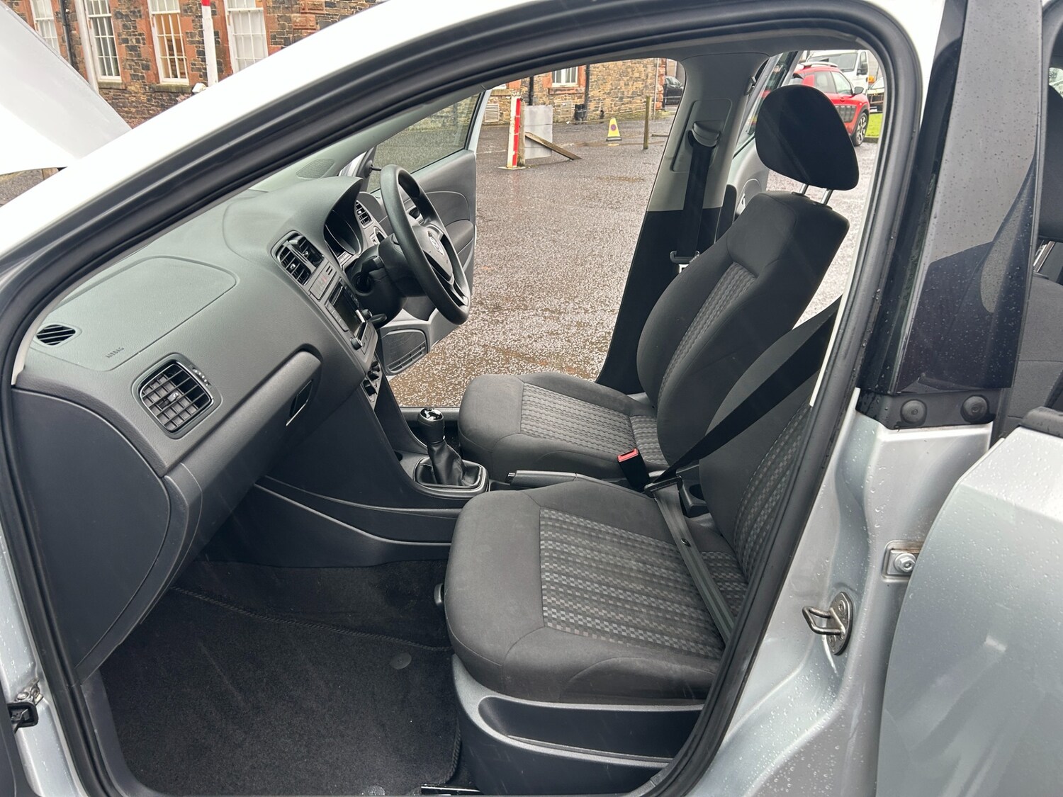 Used Volkswagen Polo 2015 for sale - 77367363: Photo 9