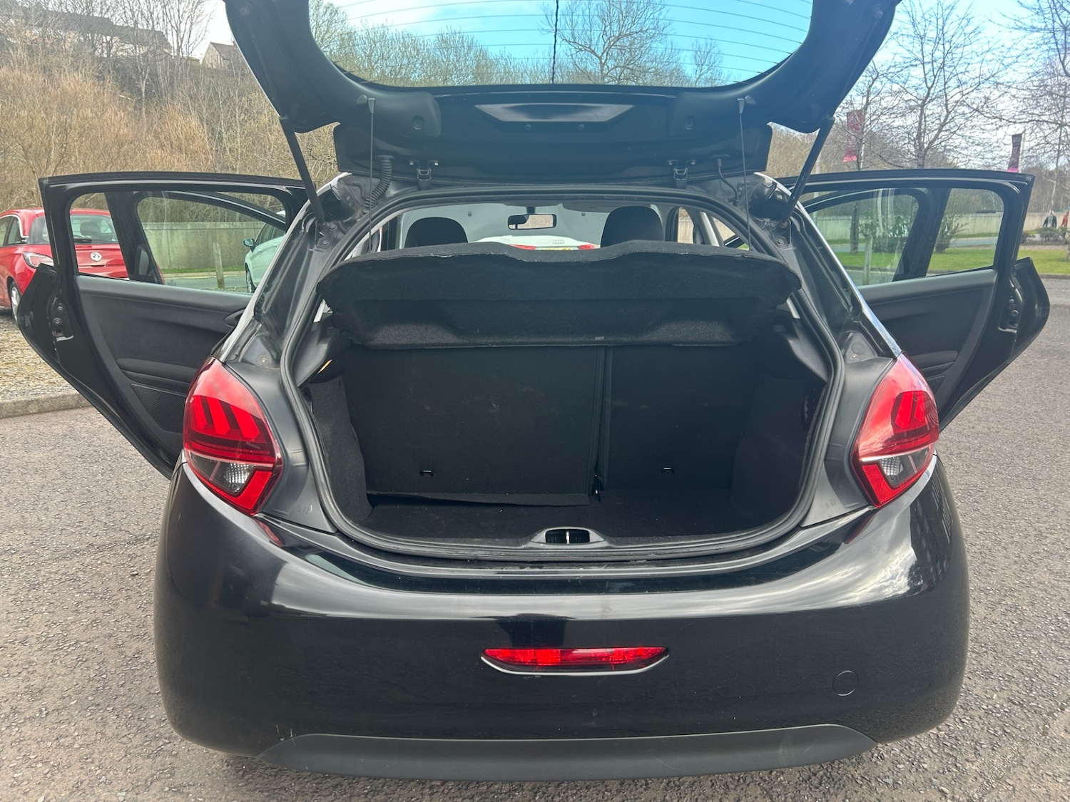 Used Peugeot 208 2016 for sale - 78038574: Photo 14