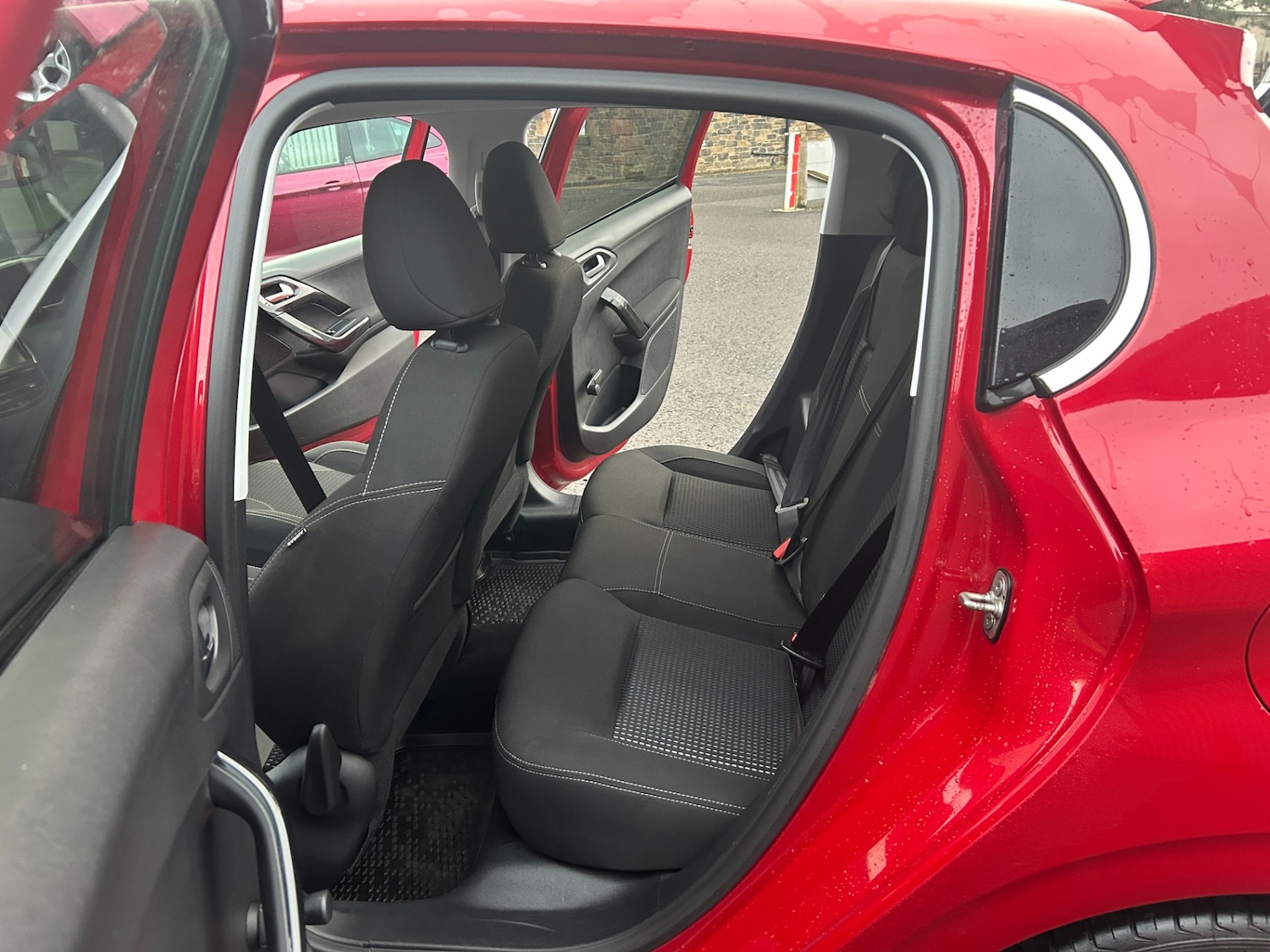 Used Peugeot 208 2015 for sale - 77014921: Photo 10