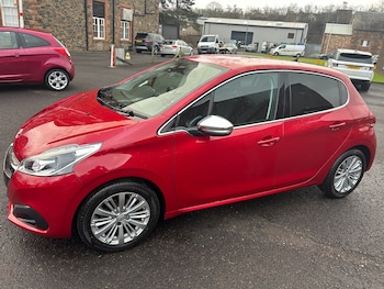 Used Peugeot 208 2015 for sale - 77014921: Photo