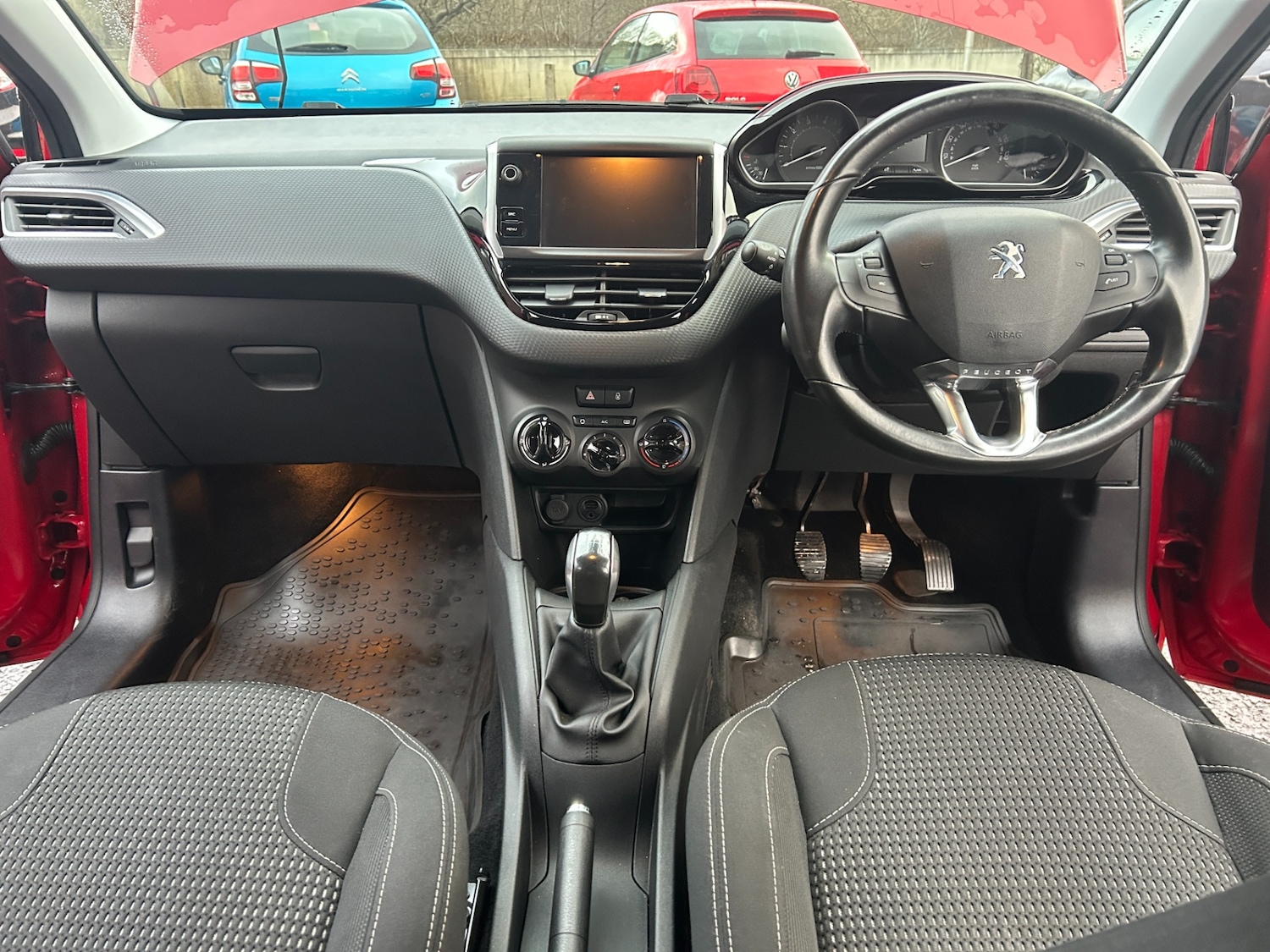 Used Peugeot 208 2015 for sale - 77014921: Photo 8