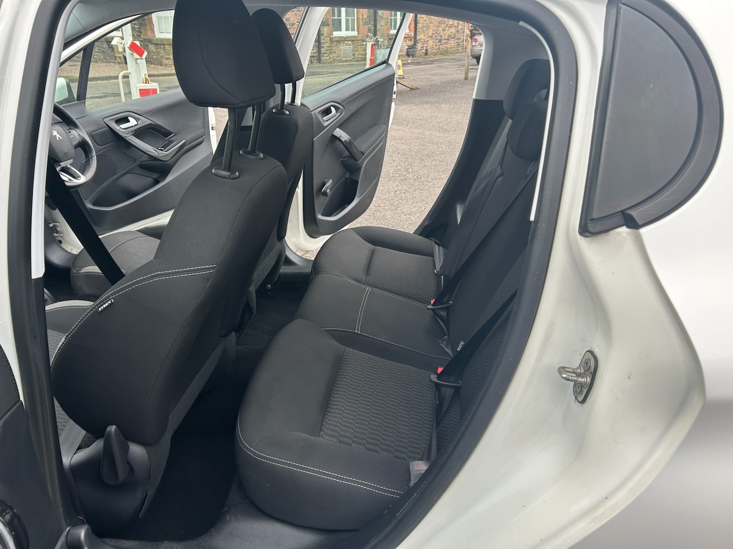 Used Peugeot 208 2016 for sale - 77793065: Photo 10