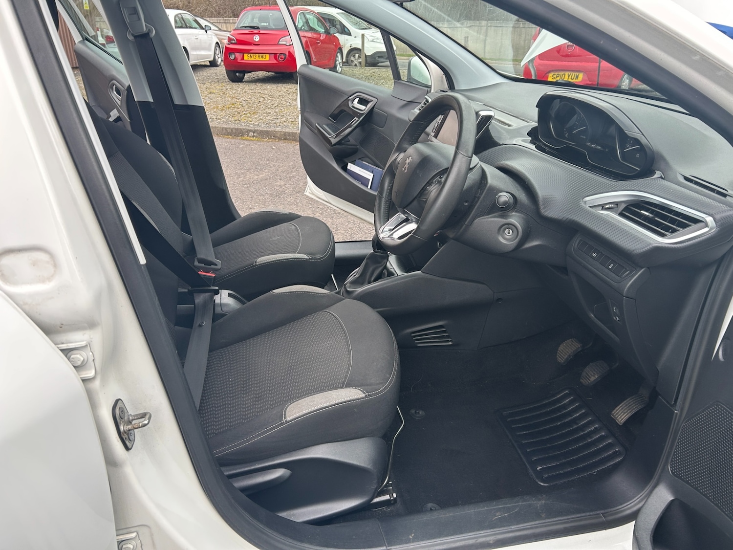 Used Peugeot 208 2016 for sale - 77793065: Photo 12