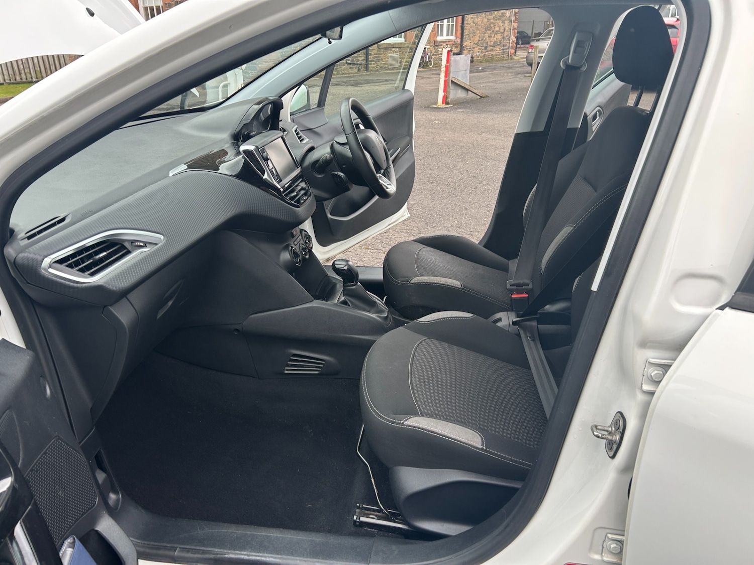 Used Peugeot 208 2016 for sale - 77793065: Photo 9