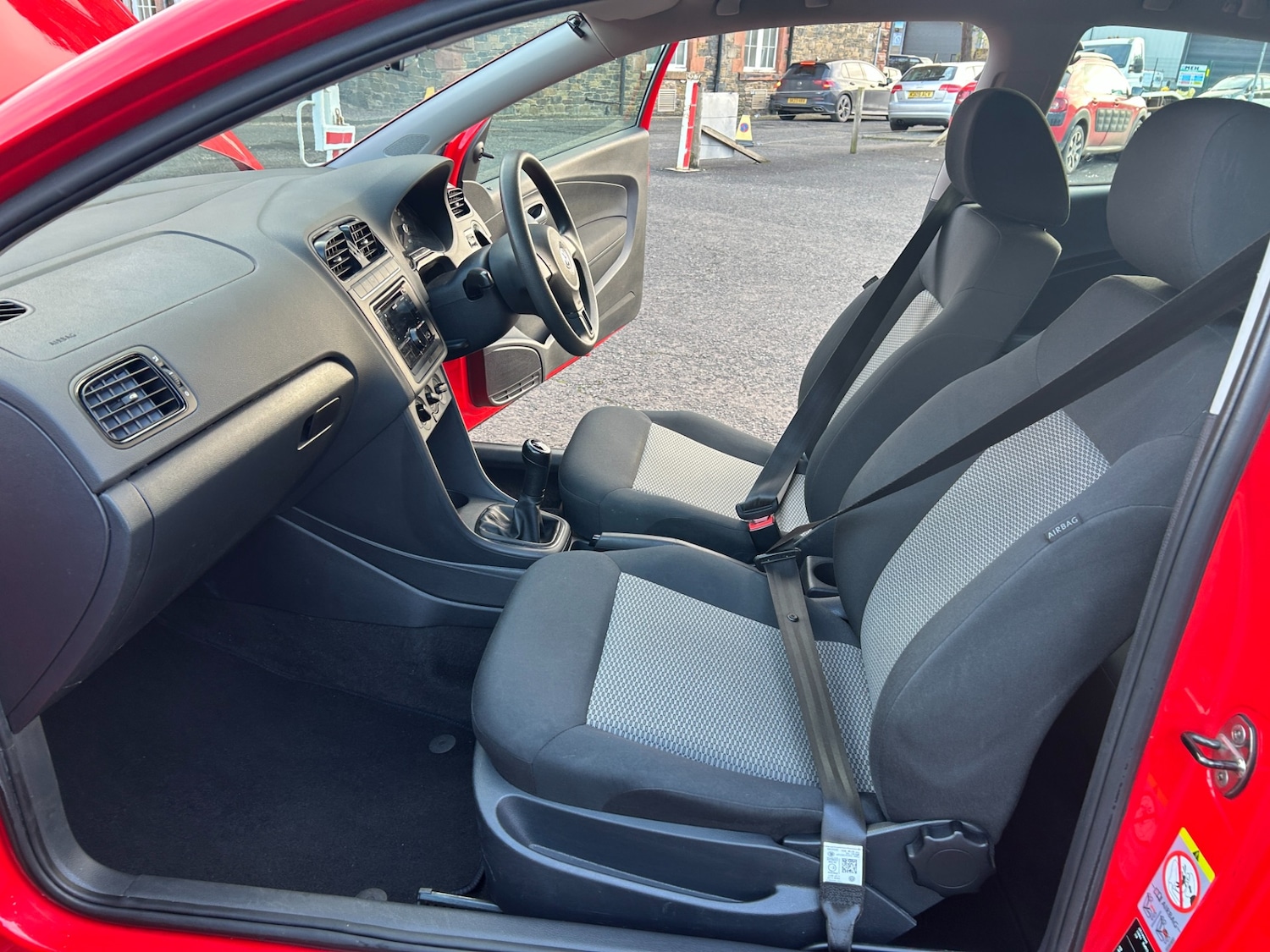 Used Volkswagen Polo 2011 for sale - 76594594: Photo 10