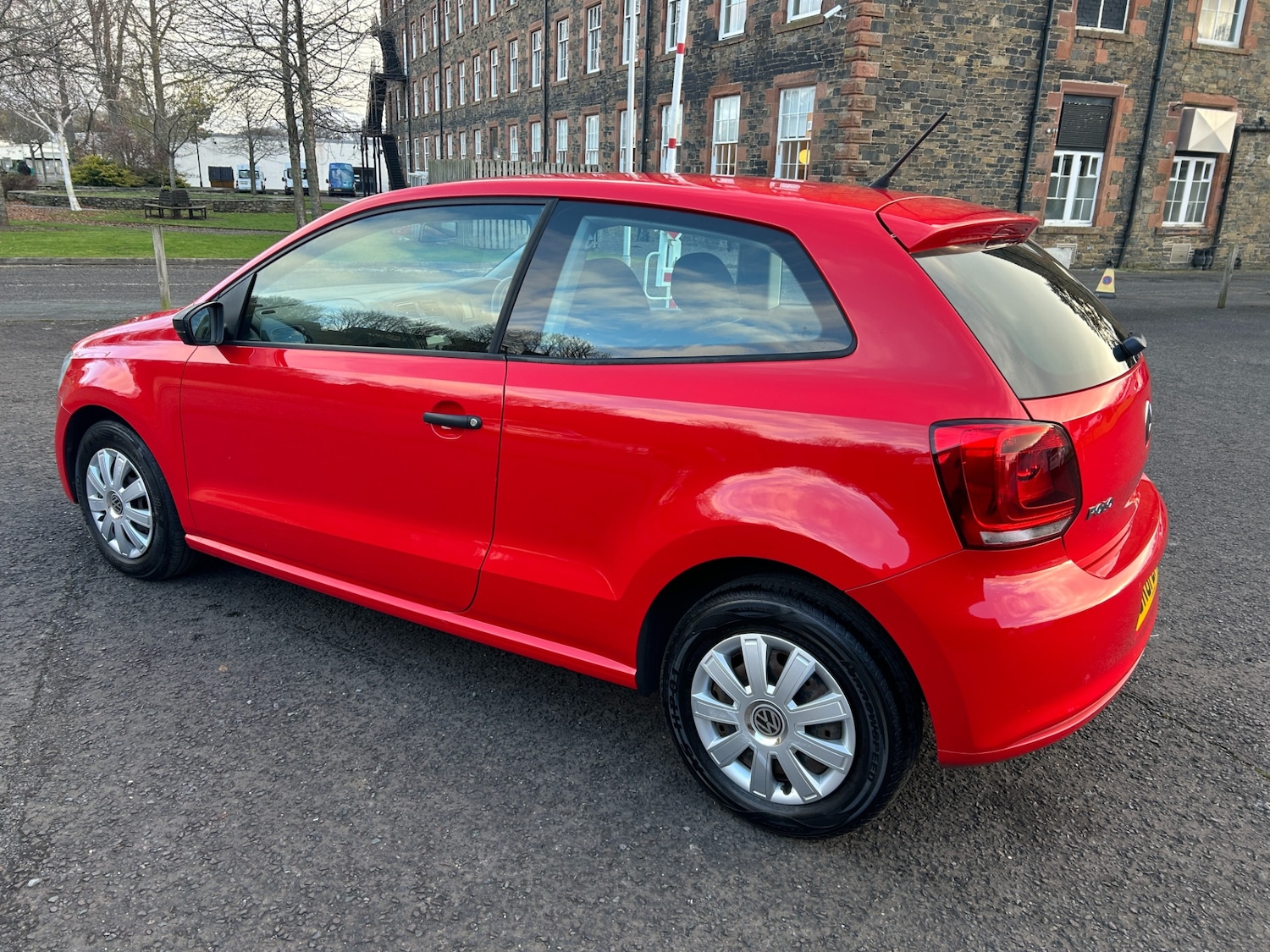 Used Volkswagen Polo 2011 for sale - 76594594: Photo 2