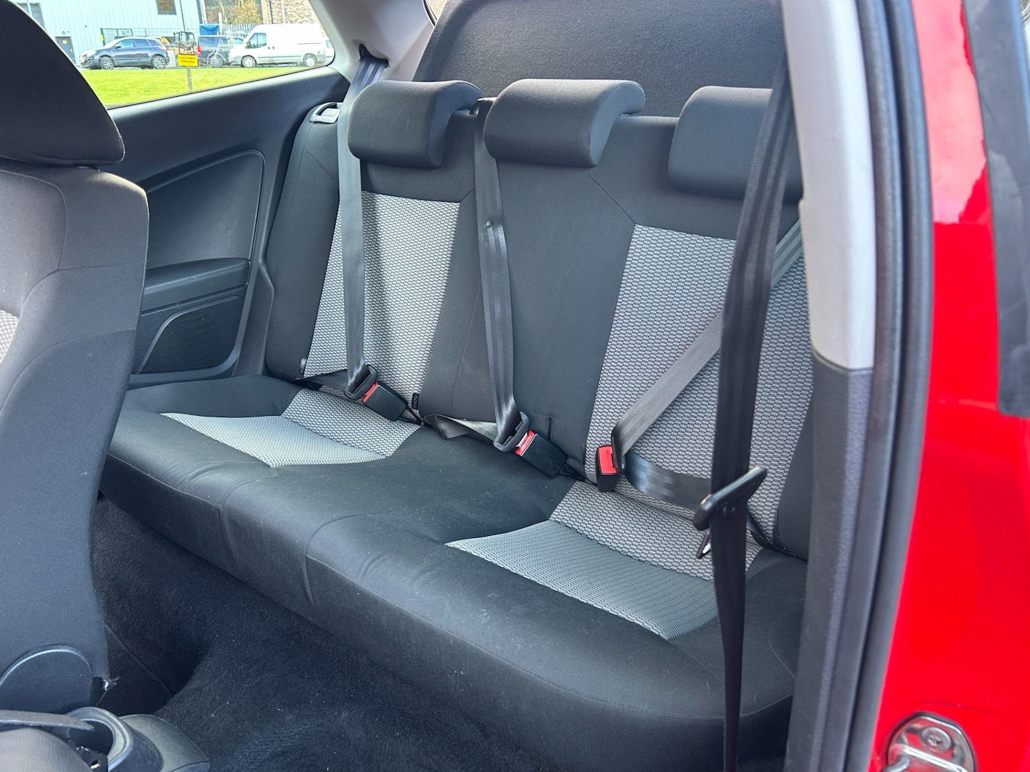 Used Volkswagen Polo 2011 for sale - 76594594: Photo 9