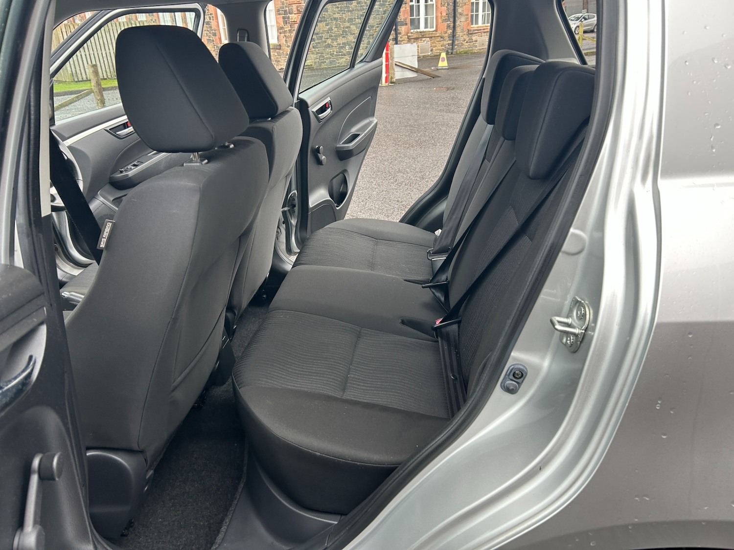 Used Suzuki Swift 2011 for sale - 77687398: Photo 10