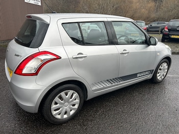 Used Suzuki Swift 2011 for sale - 77687398: Photo
