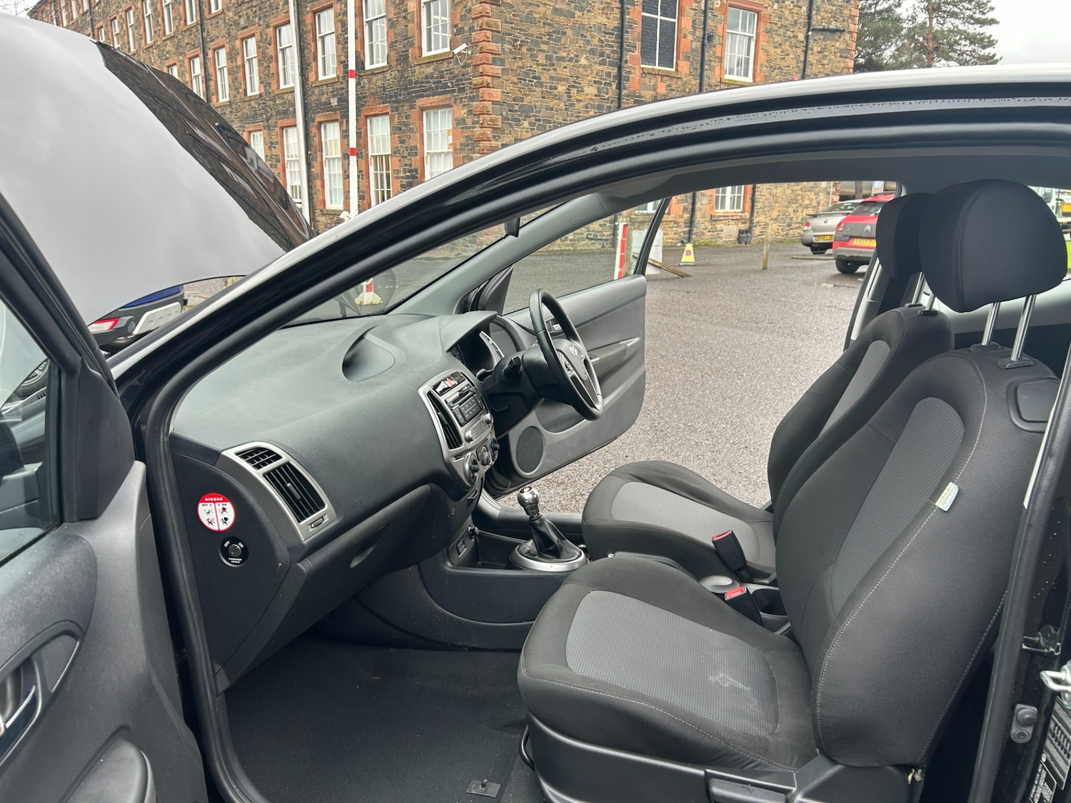 Used Hyundai i20 2014 for sale - 77636333: Photo 9