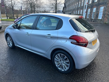 Used Peugeot 208 2016 for sale - 77233926: Photo