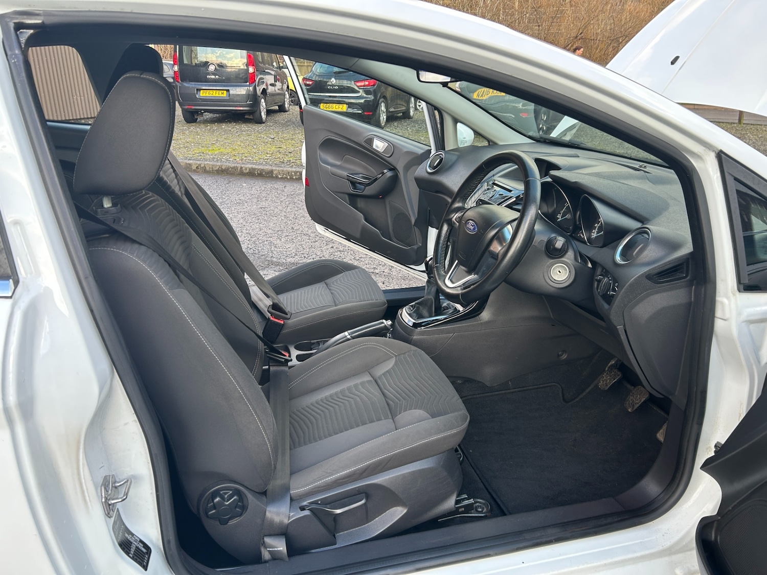 Used Ford Fiesta 2015 for sale - 77233546: Photo 11