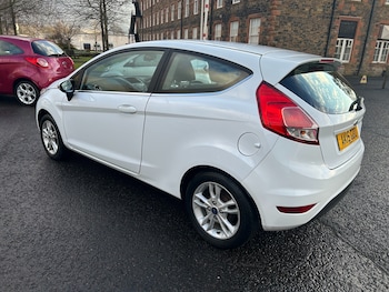 Used Ford Fiesta 2015 for sale - 77233546: Photo