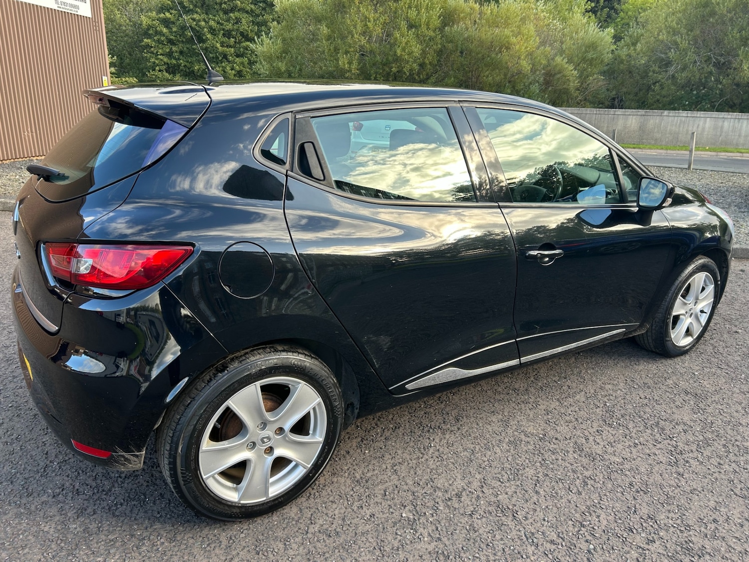 Used Renault Clio 2016 for sale - 75972300: Photo 2