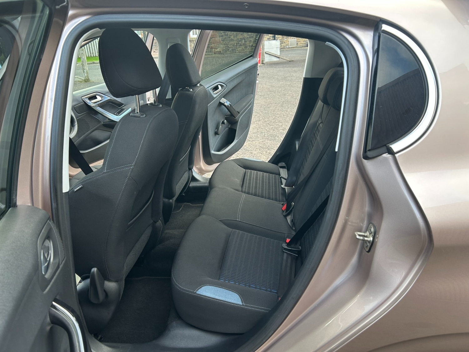 Used Peugeot 208 2013 for sale - 75952016: Photo 10