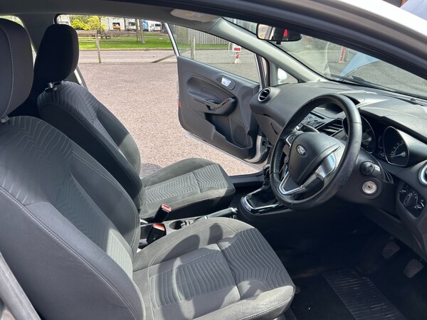 Used Ford Fiesta 2015 for sale - 74500579: Photo 11