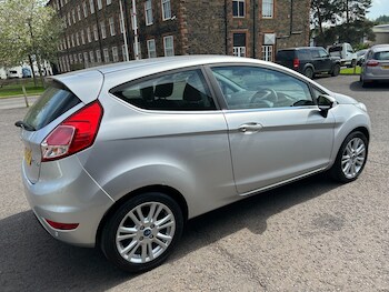 Used Ford Fiesta 2015 for sale - 74500579: Photo