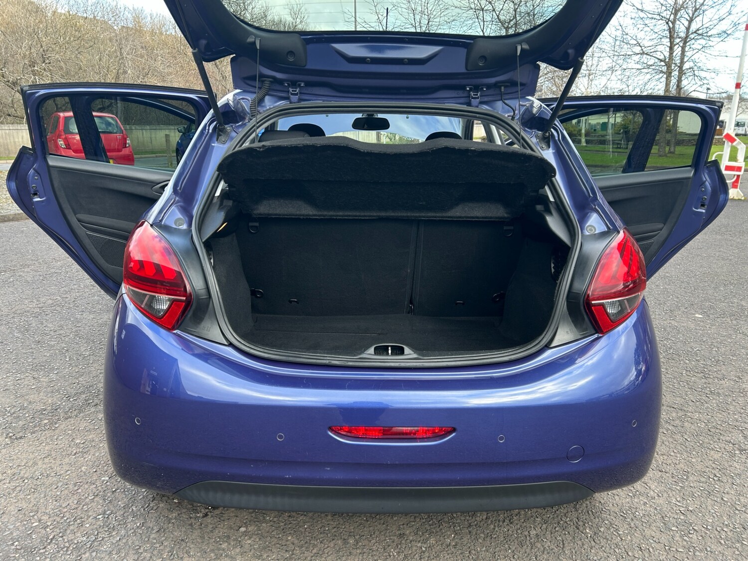 Used Peugeot 208 2016 for sale - 77918321: Photo 14