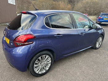 Used Peugeot 208 2016 for sale - 77918321: Photo