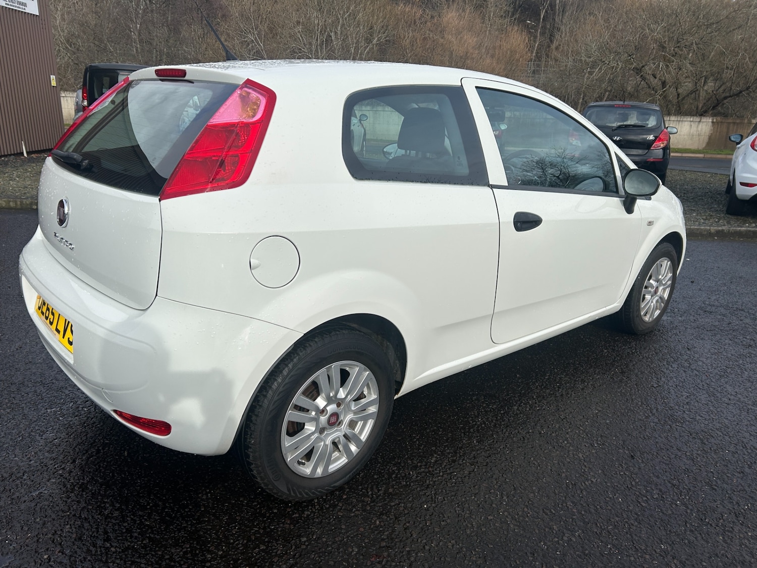 Used Fiat Punto 2015 for sale - 77687405: Photo 2