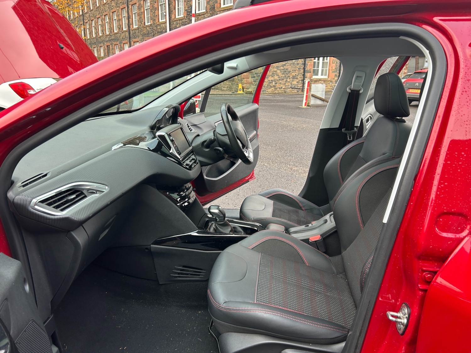 Used Peugeot 2008 2017 for sale - 76437316: Photo 12