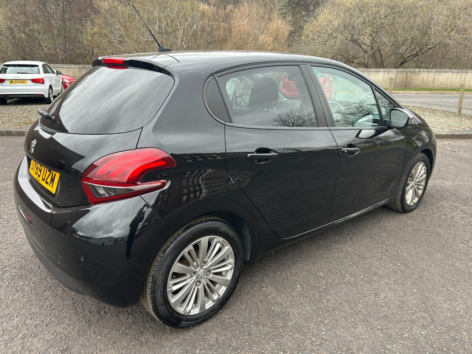 Used Peugeot 208 2019 for sale - 77974282: Photo 2