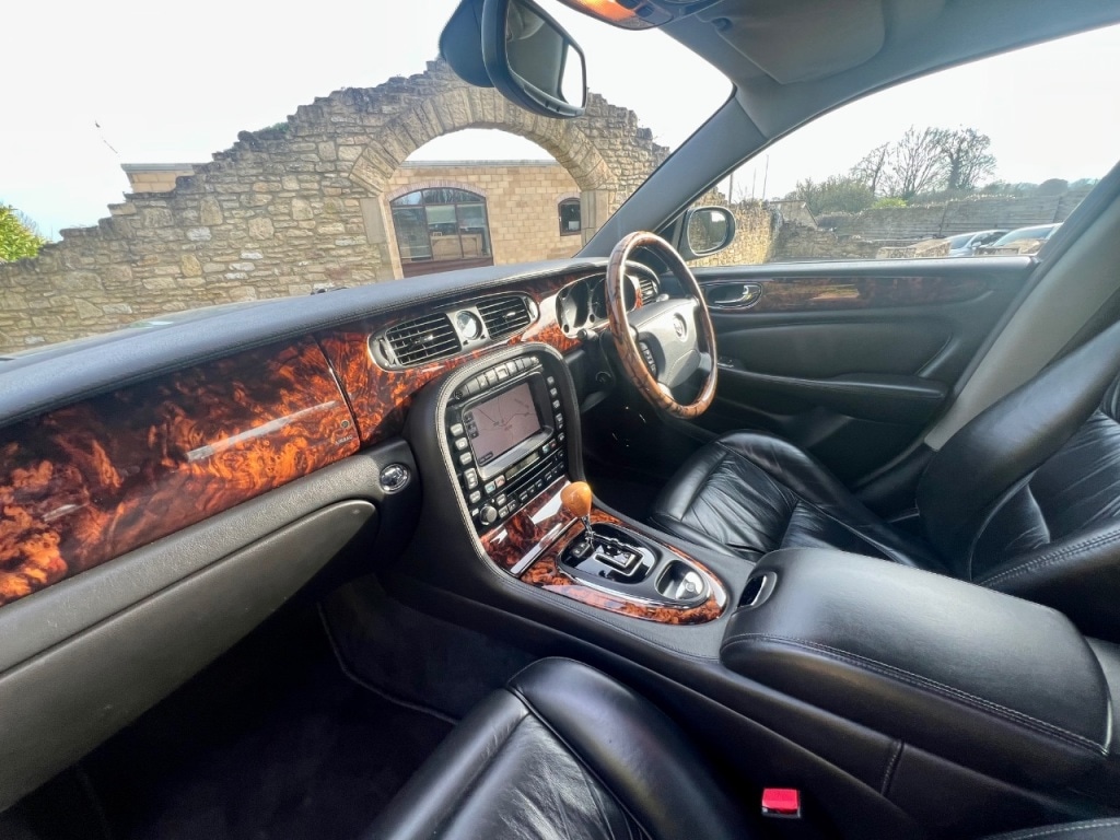 Used Jaguar XJ 2004 for sale - 78134058: Photo 24