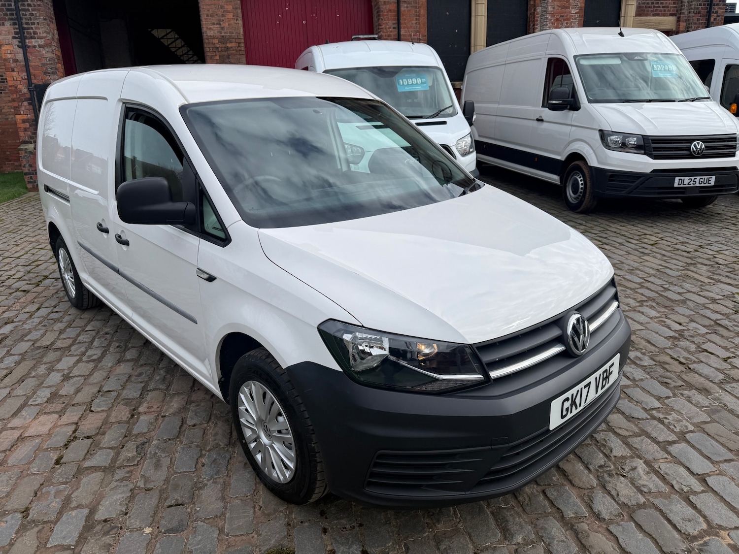Used Volkswagen Caddy Maxi 2017 for sale - 77981322: Photo 2