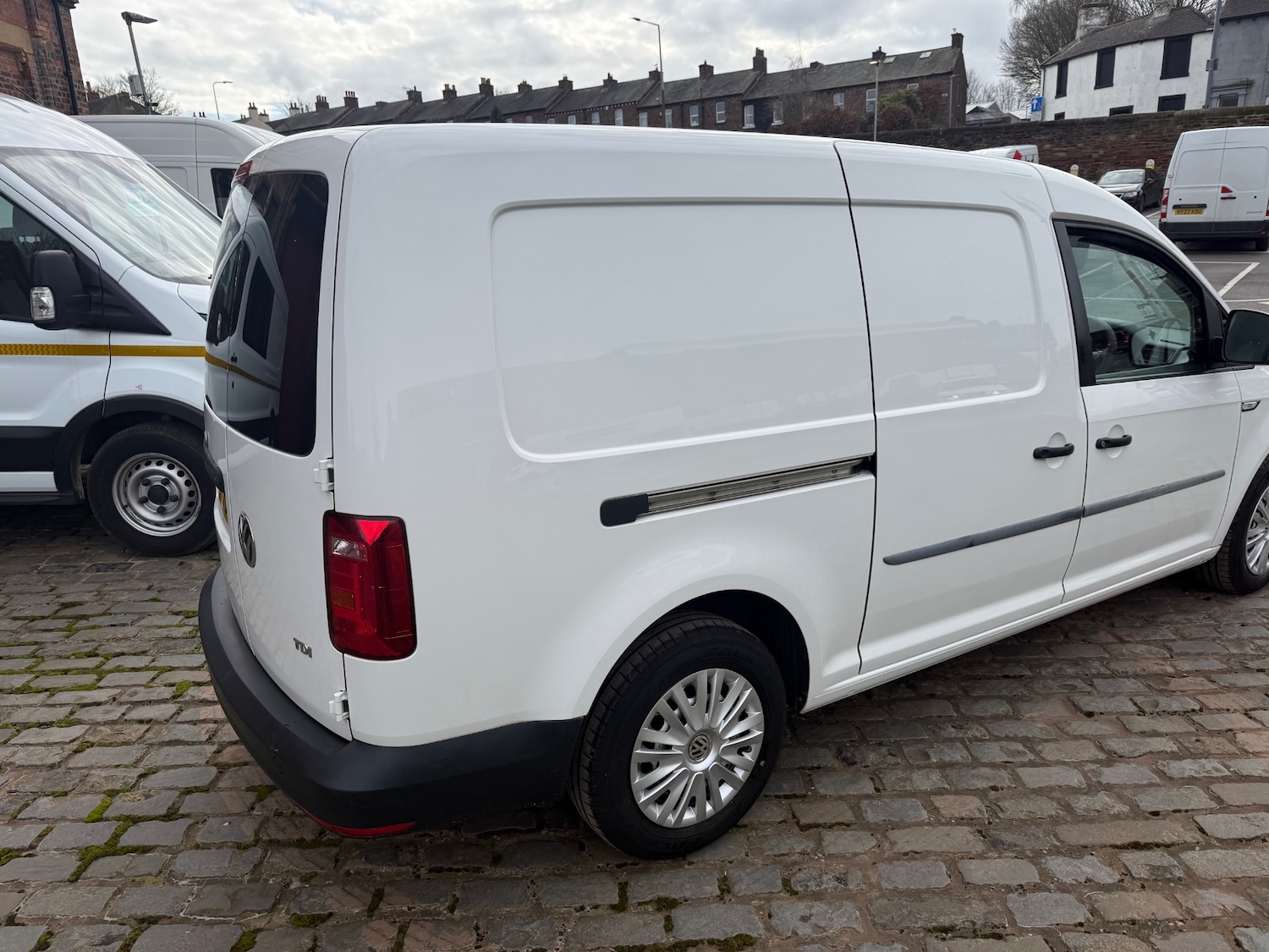 Used Volkswagen Caddy Maxi 2017 for sale - 77981322: Photo 9