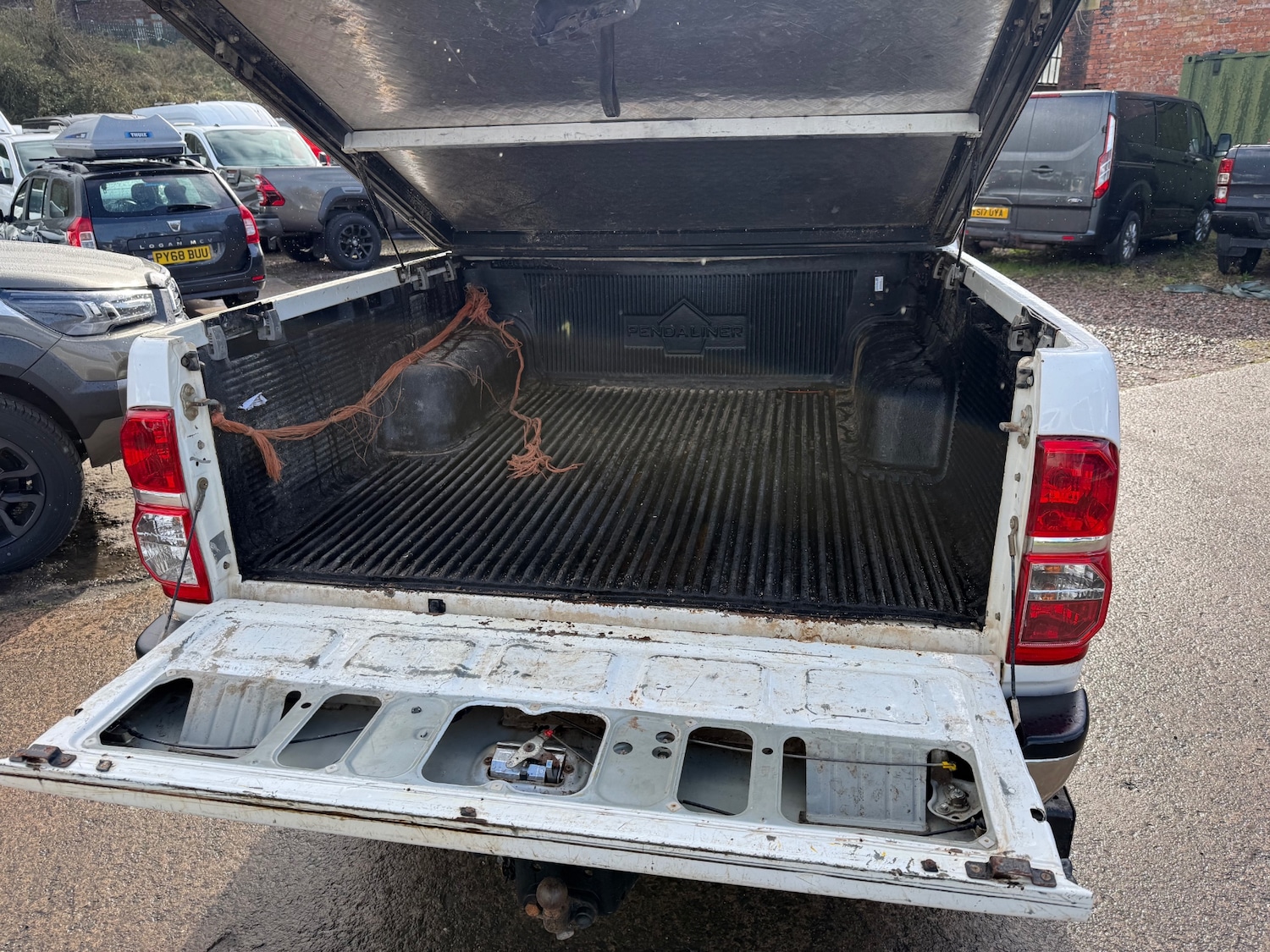 Used Toyota Hilux 2016 for sale - 78067110: Photo 17