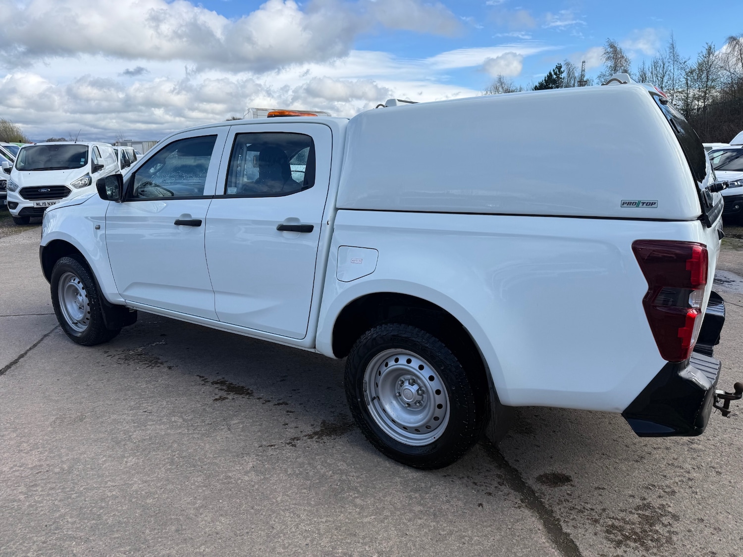 Used Isuzu D-Max 2022 for sale - 78125277: Photo 9