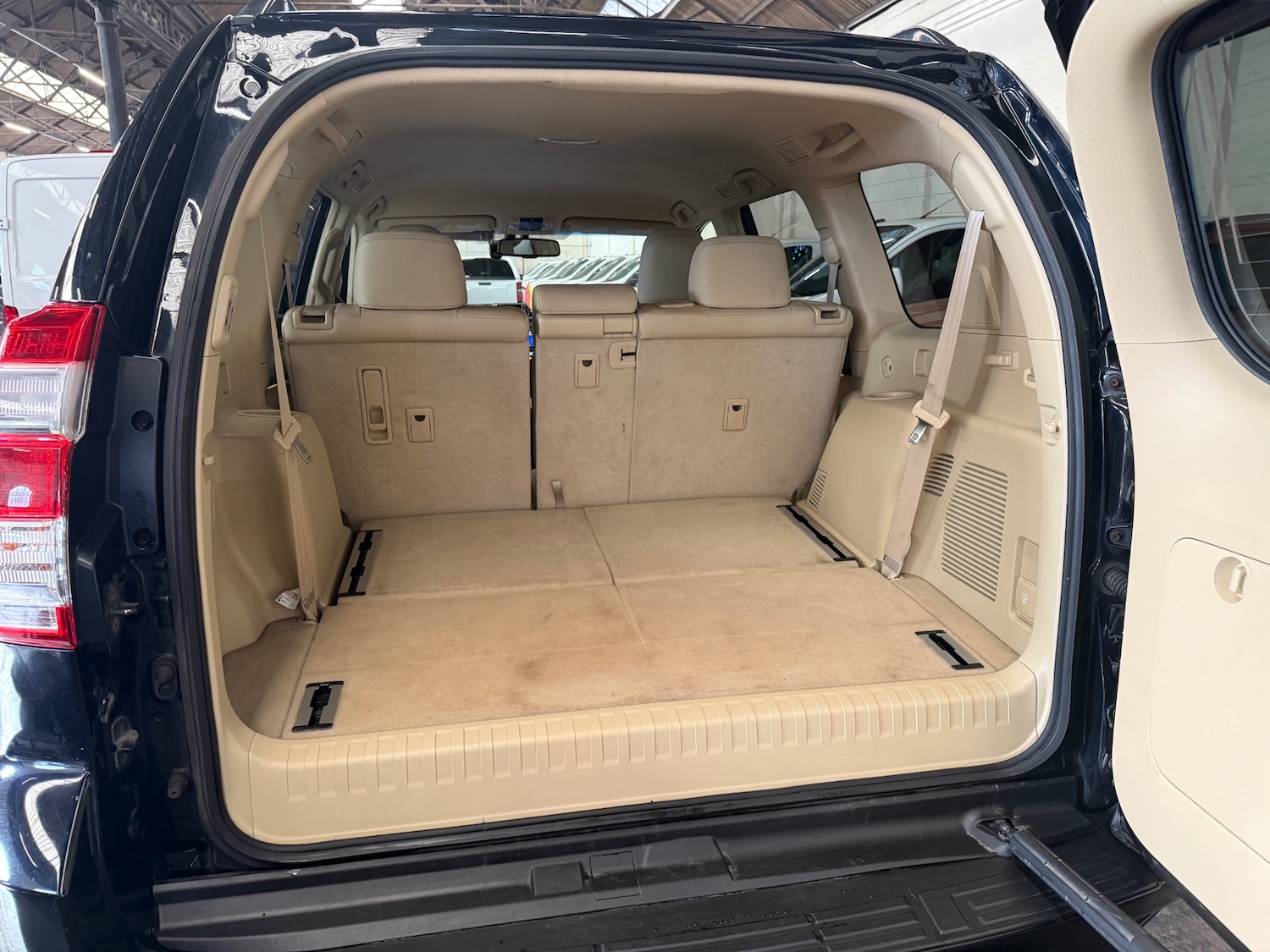 Used Toyota Land Cruiser 2014 for sale - 77236962: Photo 12