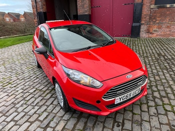 Used Ford Fiesta 2015 for sale - 76687381: Photo